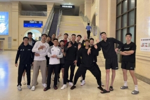 翟晓川晒北京队完成体测合照！媒体人：没有曾凡博是因为他免测