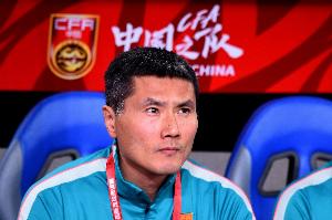东体：邵佳一选人基于联赛稳定发挥，赵松源入选是最大惊喜