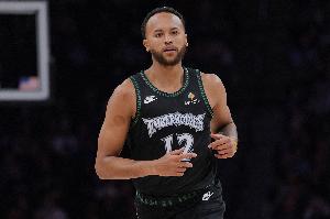 李凯尔：NBA有很多单挑游戏 但打FIBA你必须和队友呼应&比赛更难