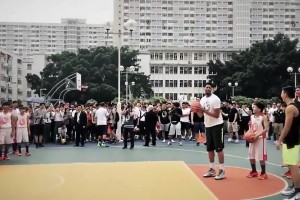 霍里曾言：姚明生涯提前结束是因为整个夏天都在打球奔波没空恢复