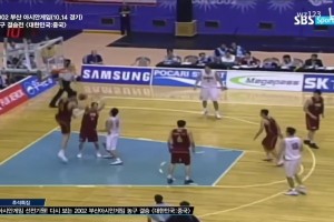 恐怖啊！02年亚运会决赛，姚明狂砍23分22板制霸全场！